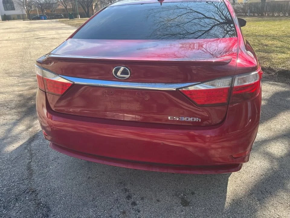 2013 Lexus ES 6th Gen - Image 13 of 20