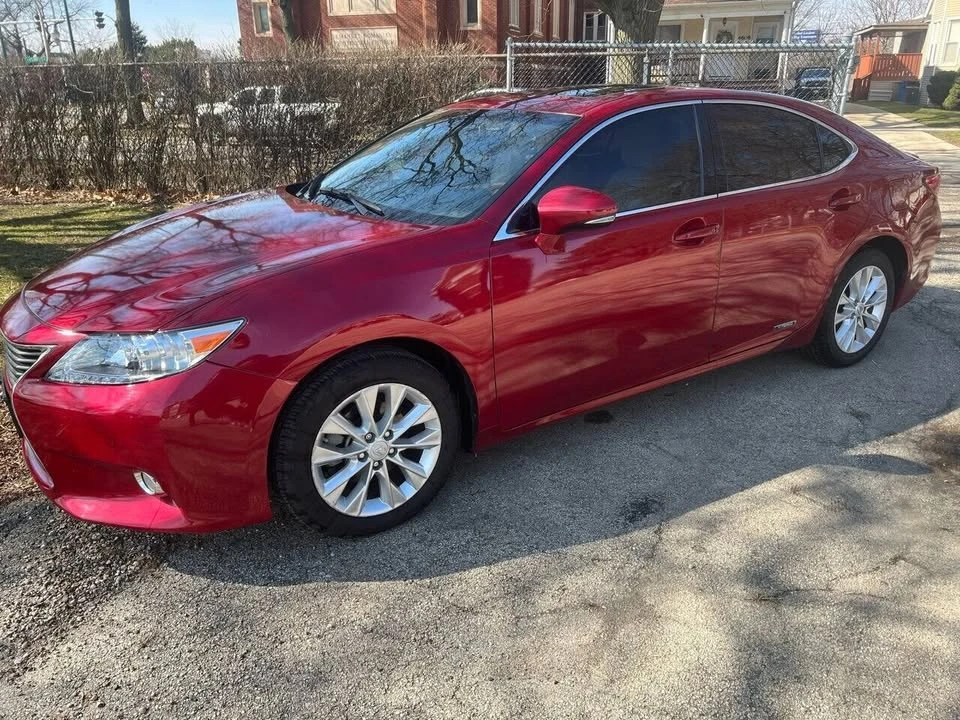 2013 Lexus ES 6th Gen - Image 3 of 20