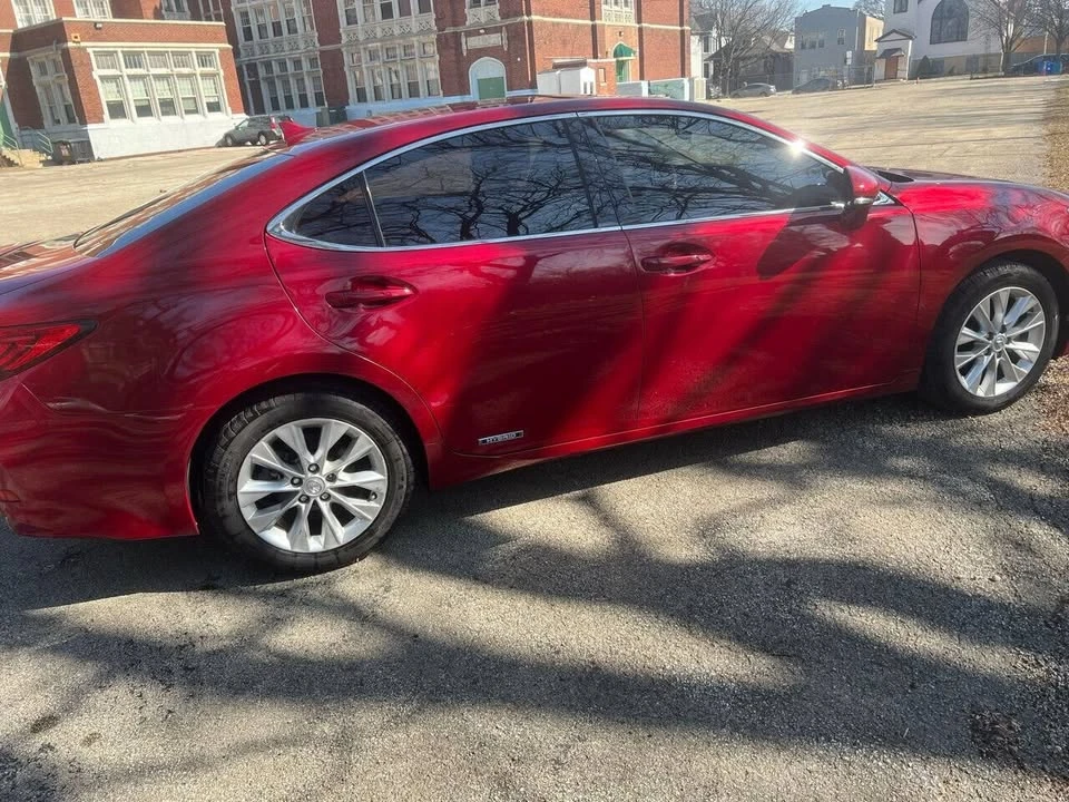 2013 Lexus ES 6th Gen - Image 9 of 20