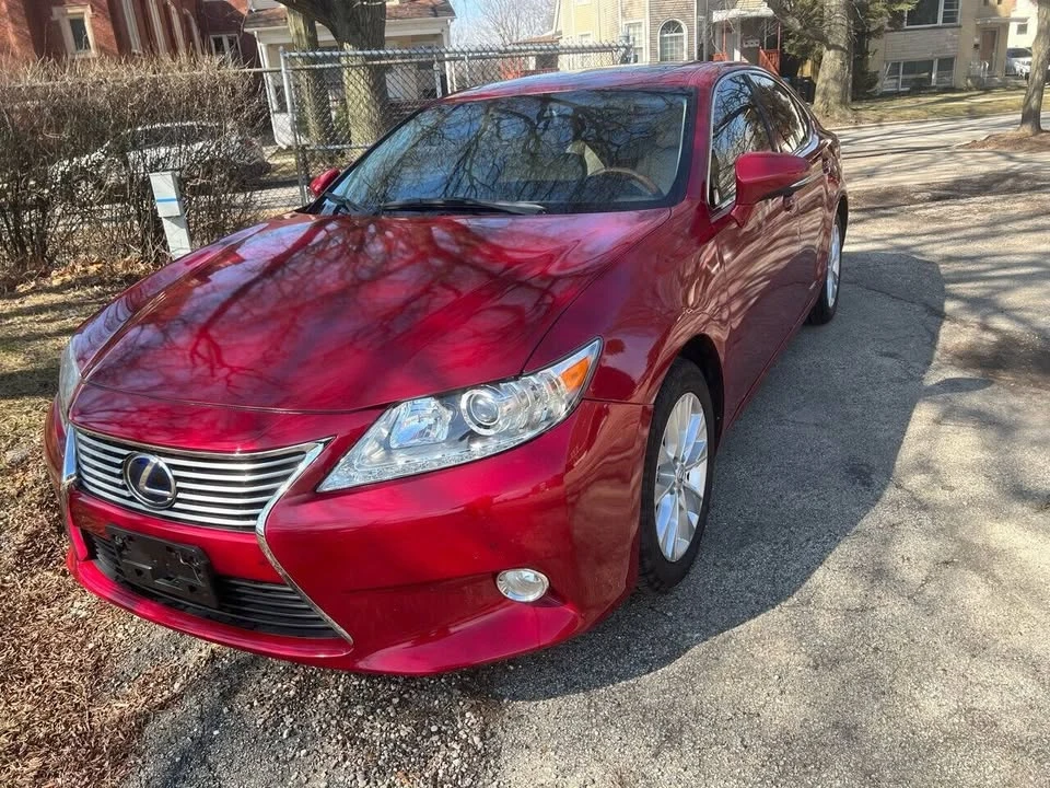 2013 Lexus ES 6th Gen - Image 2 of 20