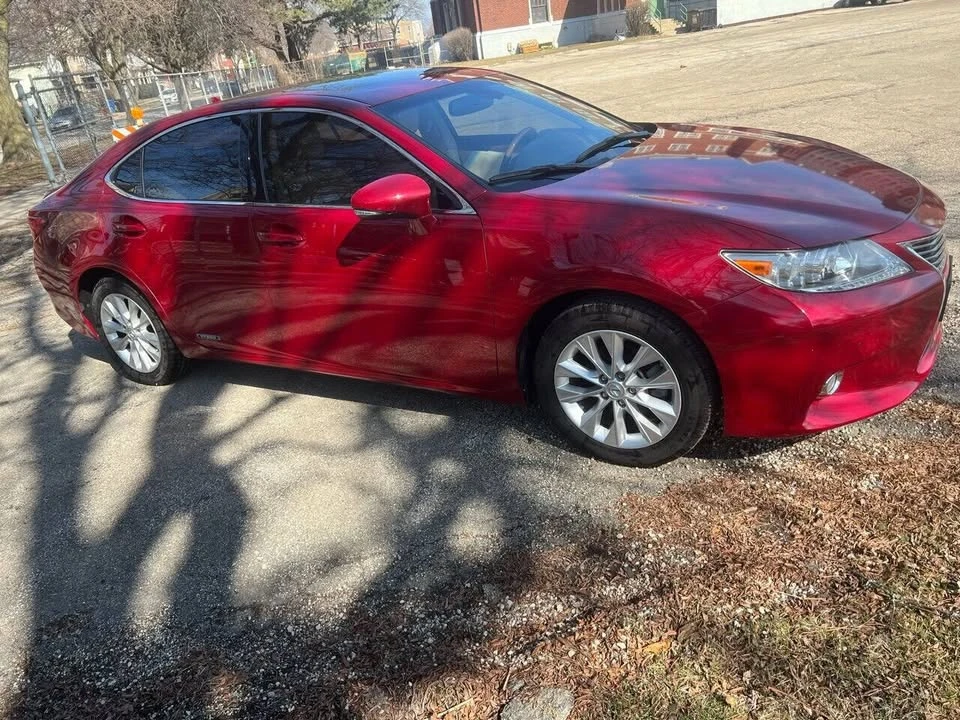 2013 Lexus ES 6th Gen - Image 10 of 20