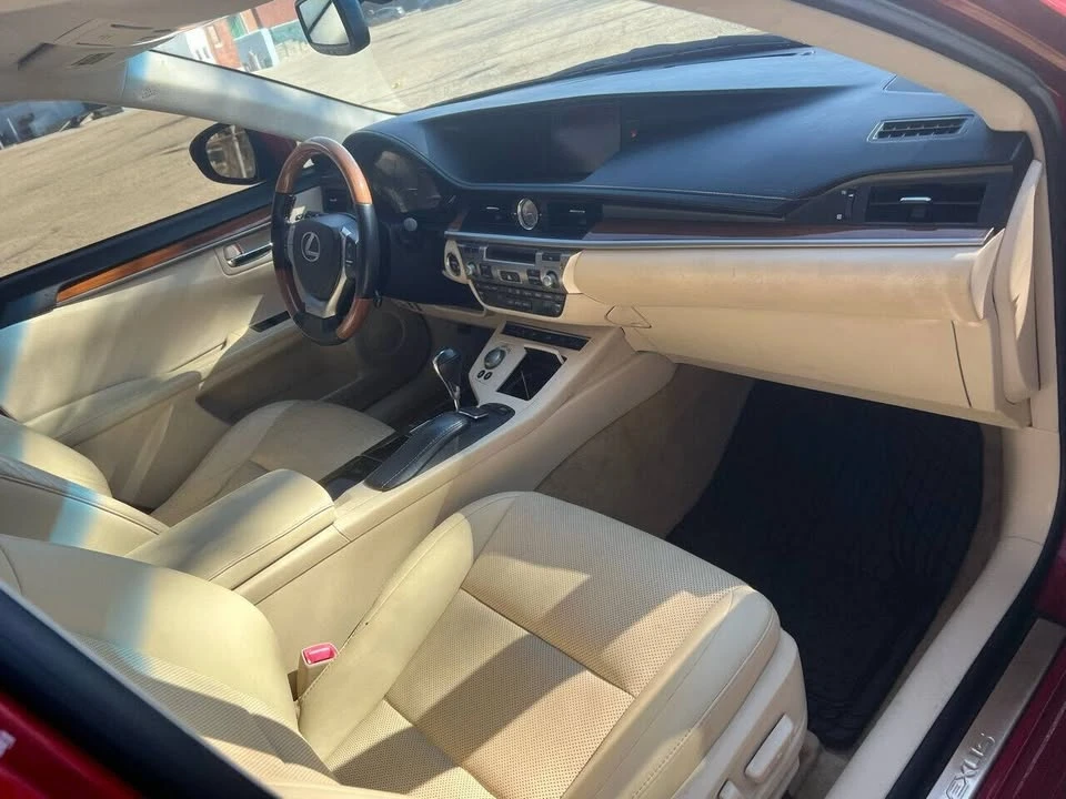 2013 Lexus ES 6th Gen - Image 14 of 20