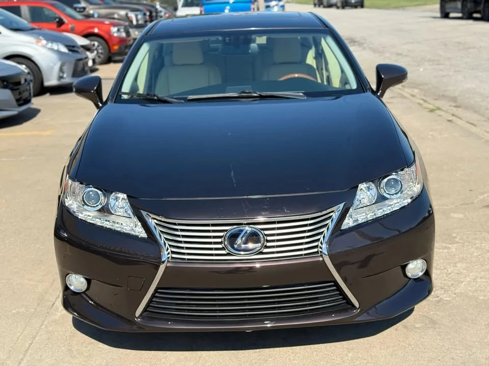 2013 Lexus ES 6th Gen - Image 7 of 19