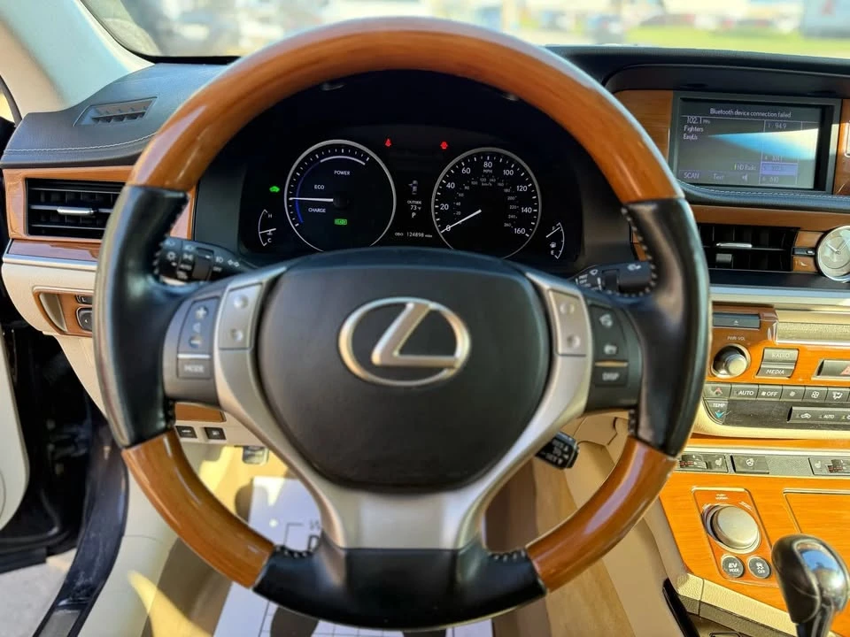 2013 Lexus ES 6th Gen - Image 17 of 19