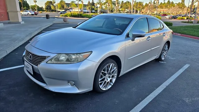 2013 Lexus ES 300h