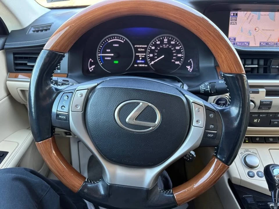 2013 Lexus ES 6th Gen - Image 18 of 20
