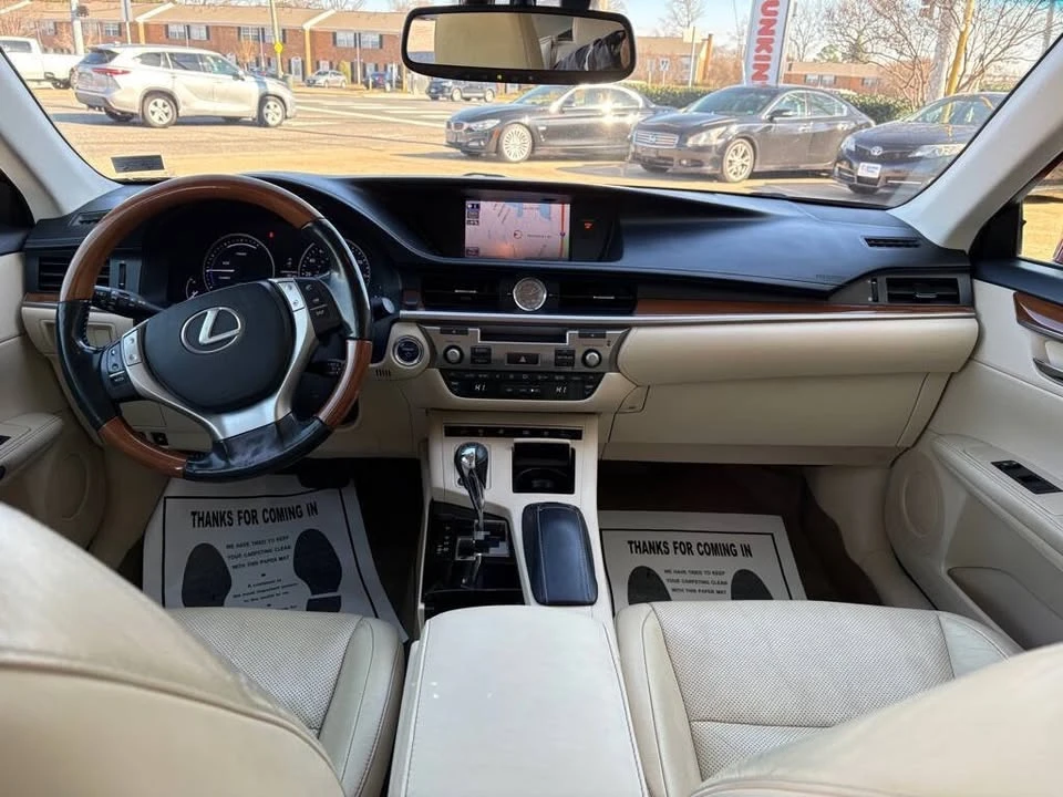 2013 Lexus ES 6th Gen - Image 12 of 20