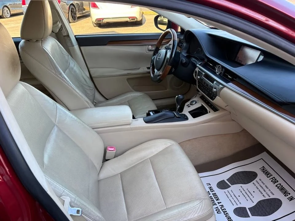 2013 Lexus ES 6th Gen - Image 14 of 20