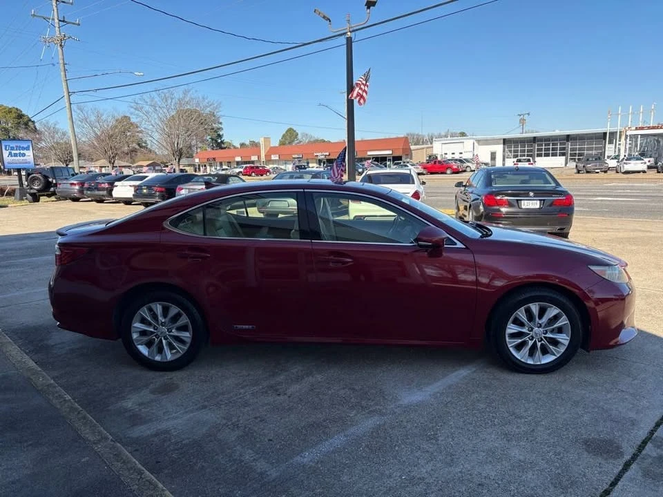 2013 Lexus ES 6th Gen - Image 8 of 20