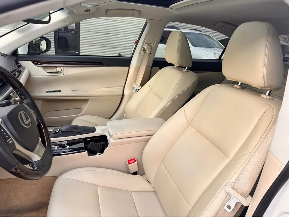 2013 Lexus ES 6th Gen - Image 11 of 11