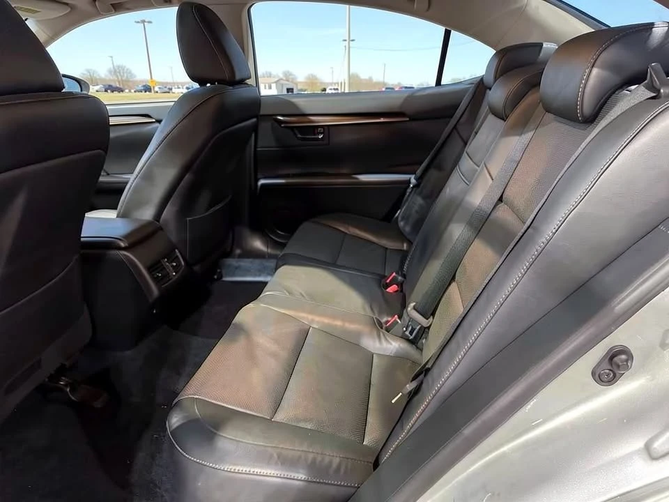 2013 Lexus ES 6th Gen - Image 10 of 18