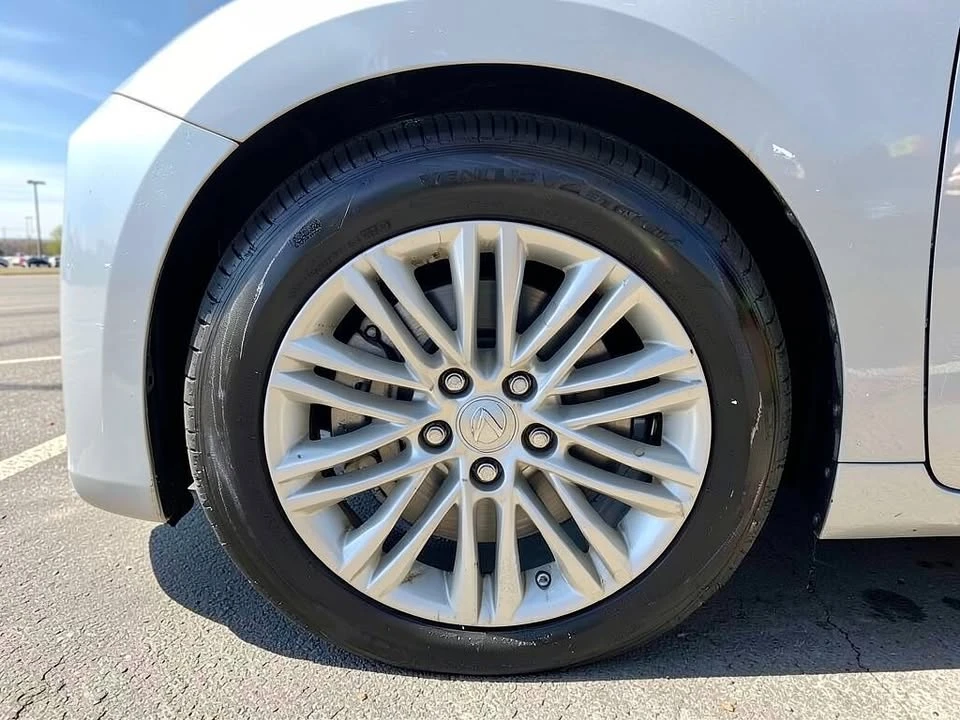 2013 Lexus ES 6th Gen - Image 6 of 18