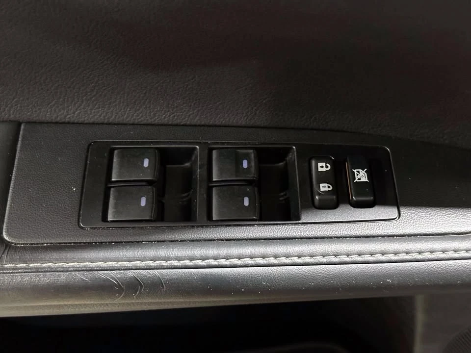 2013 Lexus ES 6th Gen - Image 14 of 18