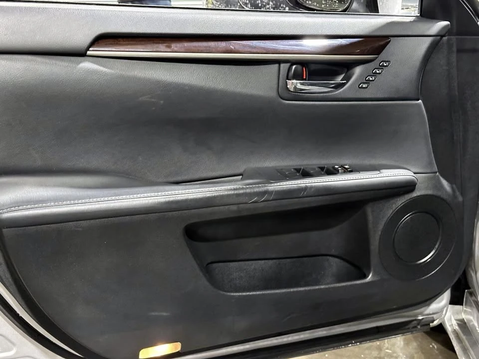 2013 Lexus ES 6th Gen - Image 12 of 18