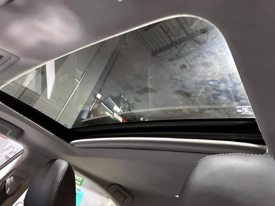 2013 Lexus ES 6th Gen - Image 17 of 18
