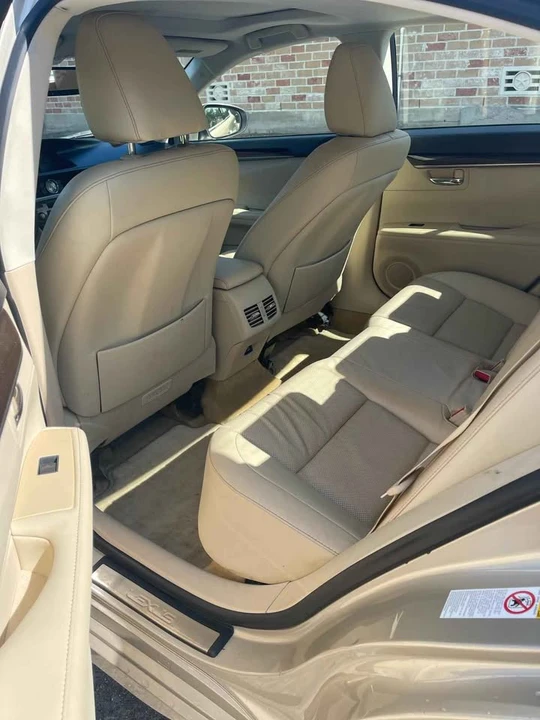 2013 Lexus ES 6th Gen - Image 13 of 19