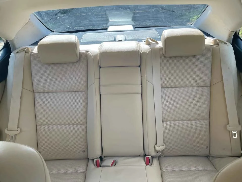 2013 Lexus ES 6th Gen - Image 15 of 19