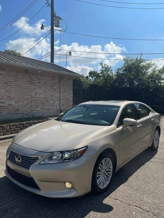2013 Lexus ES 6th Gen - Image 4 of 19