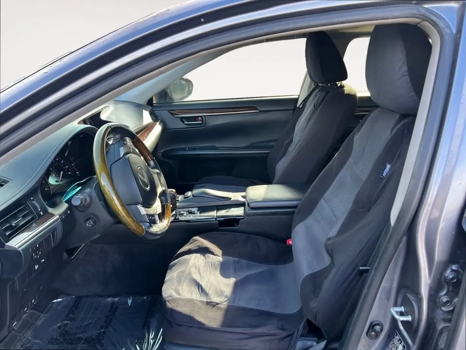 2013 Lexus ES 6th Gen - Image 9 of 20
