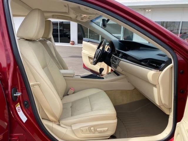 2013 Lexus ES 6th Gen - Image 13 of 19