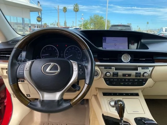 2013 Lexus ES 6th Gen - Image 14 of 19