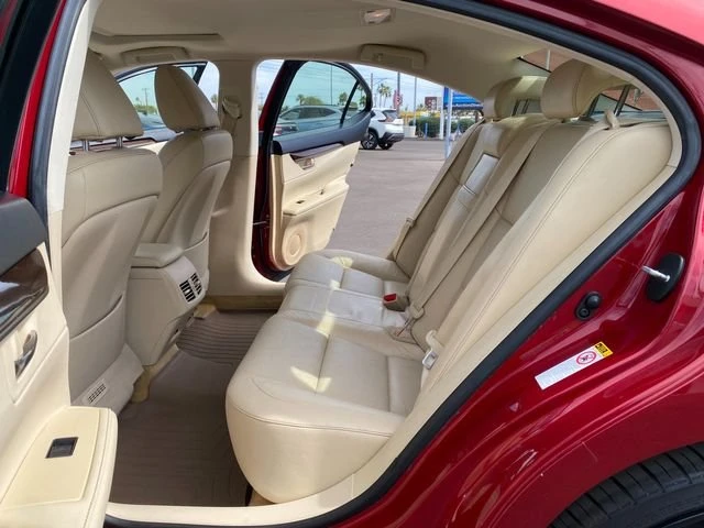 2013 Lexus ES 6th Gen - Image 10 of 19