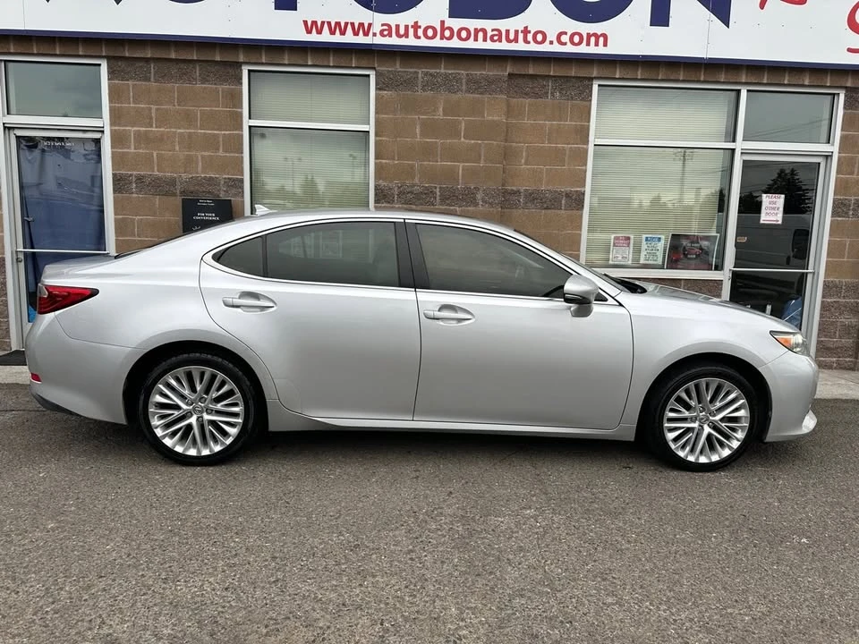 2013 Lexus ES 6th Gen - Image 18 of 20