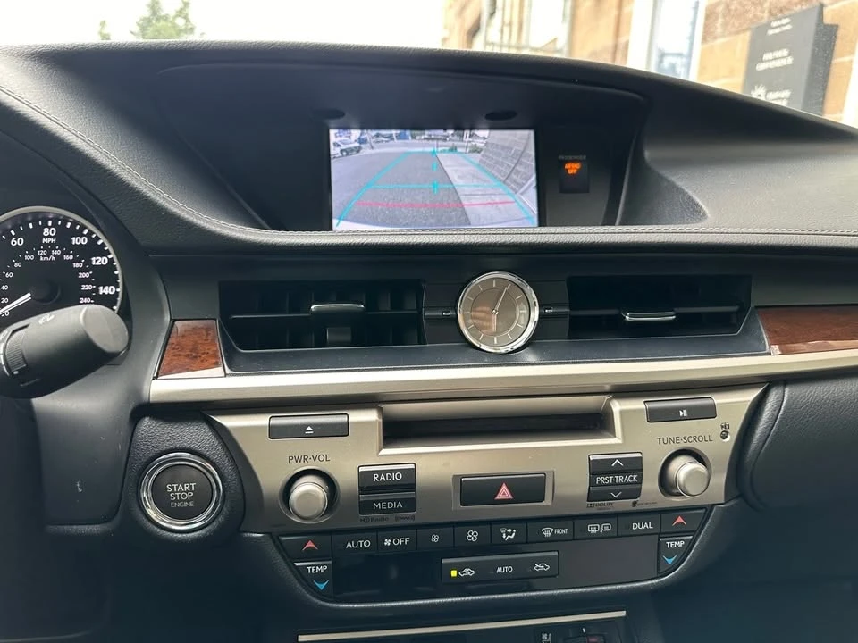 2013 Lexus ES 6th Gen - Image 15 of 20