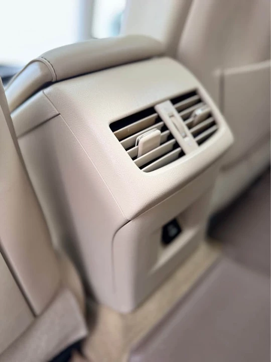 2013 Lexus ES 6th Gen - Image 8 of 14