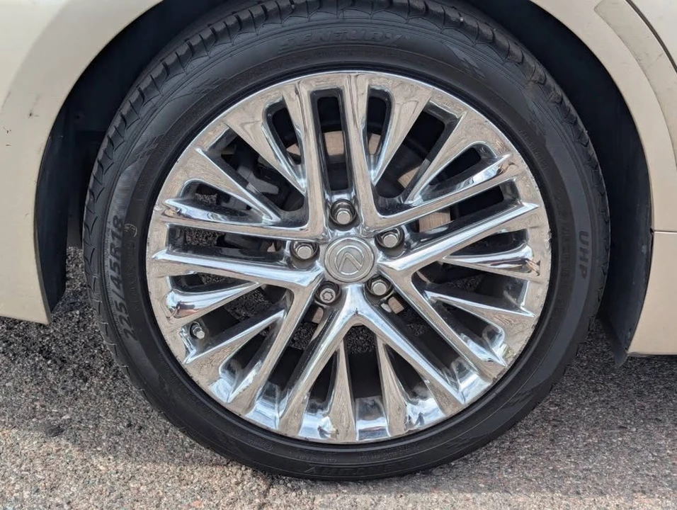 2013 Lexus ES 6th Gen - Image 9 of 20