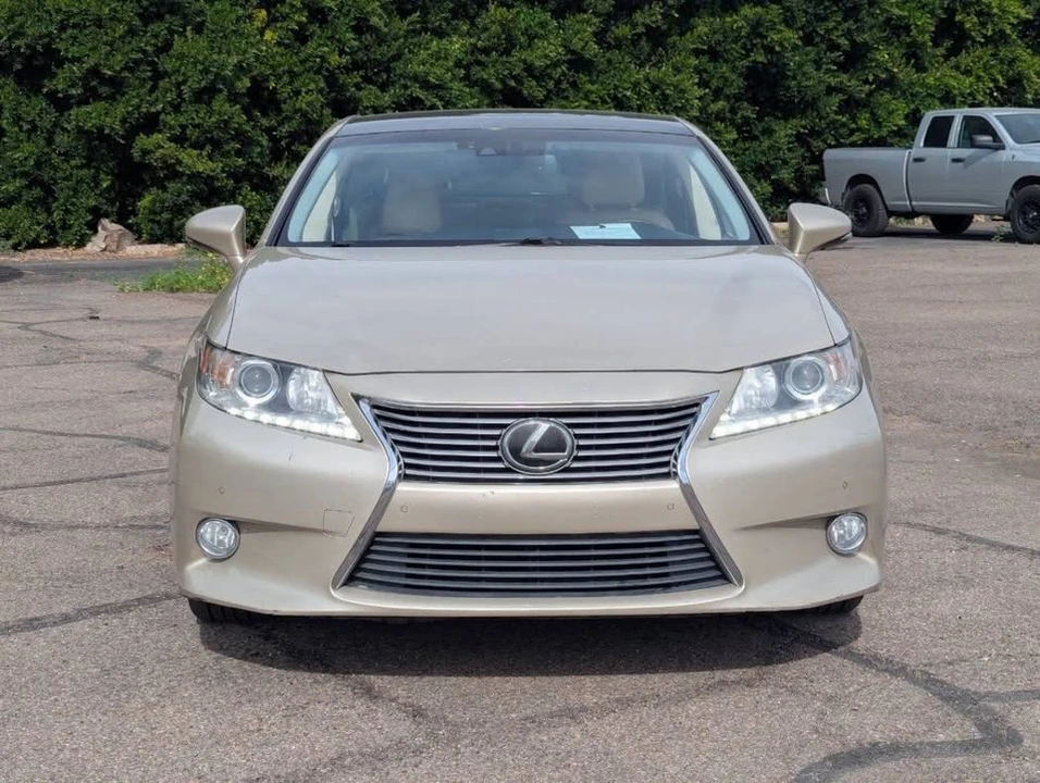 2013 Lexus ES 6th Gen - Image 8 of 20