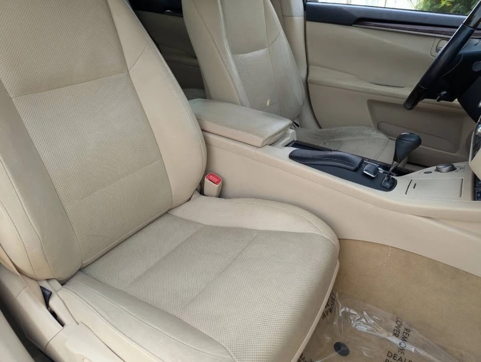 2013 Lexus ES 6th Gen - Image 10 of 20