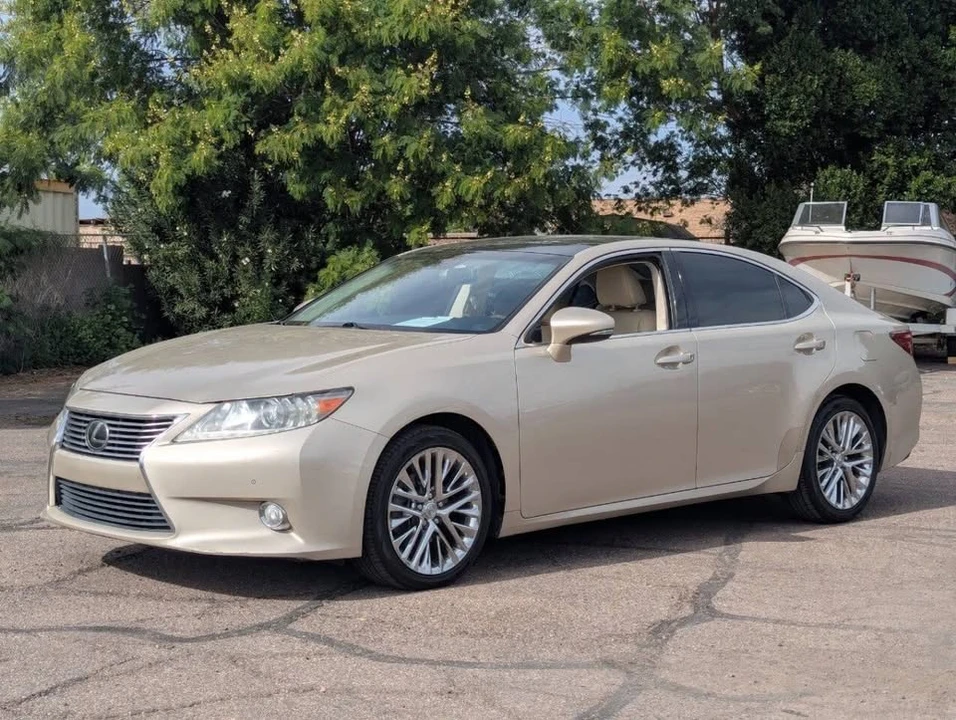 2013 Lexus ES 6th Gen - Image 7 of 20