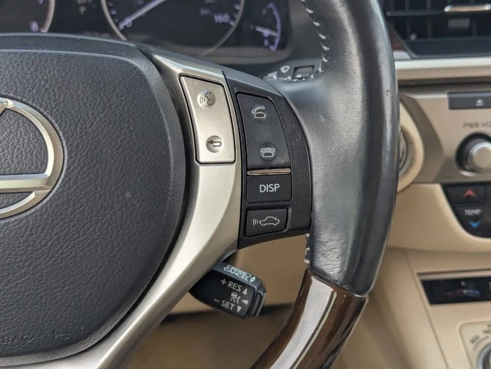 2013 Lexus ES 6th Gen - Image 19 of 20
