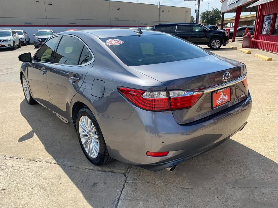 2013 Lexus ES 6th Gen - Image 6 of 10