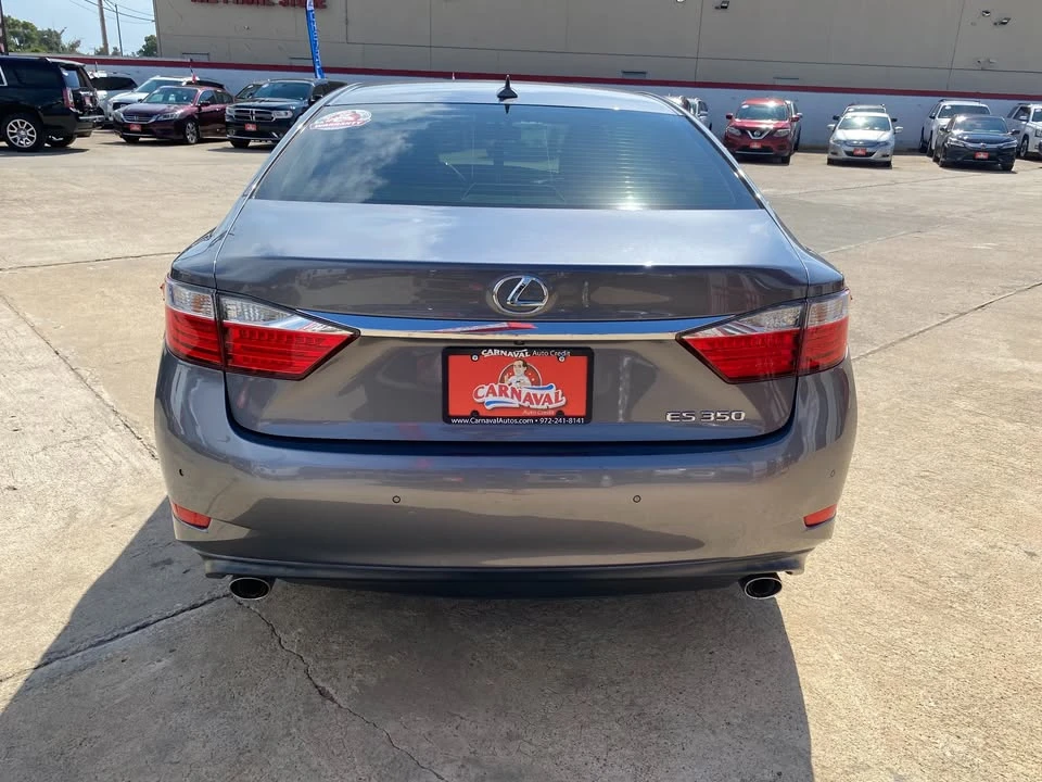 2013 Lexus ES 6th Gen - Image 5 of 10