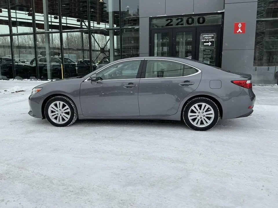 2013 Lexus ES 6th Gen - Image 2 of 20