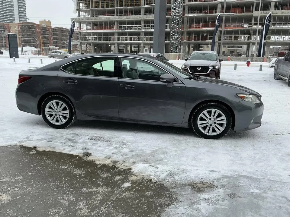 2013 Lexus ES 6th Gen - Image 6 of 20