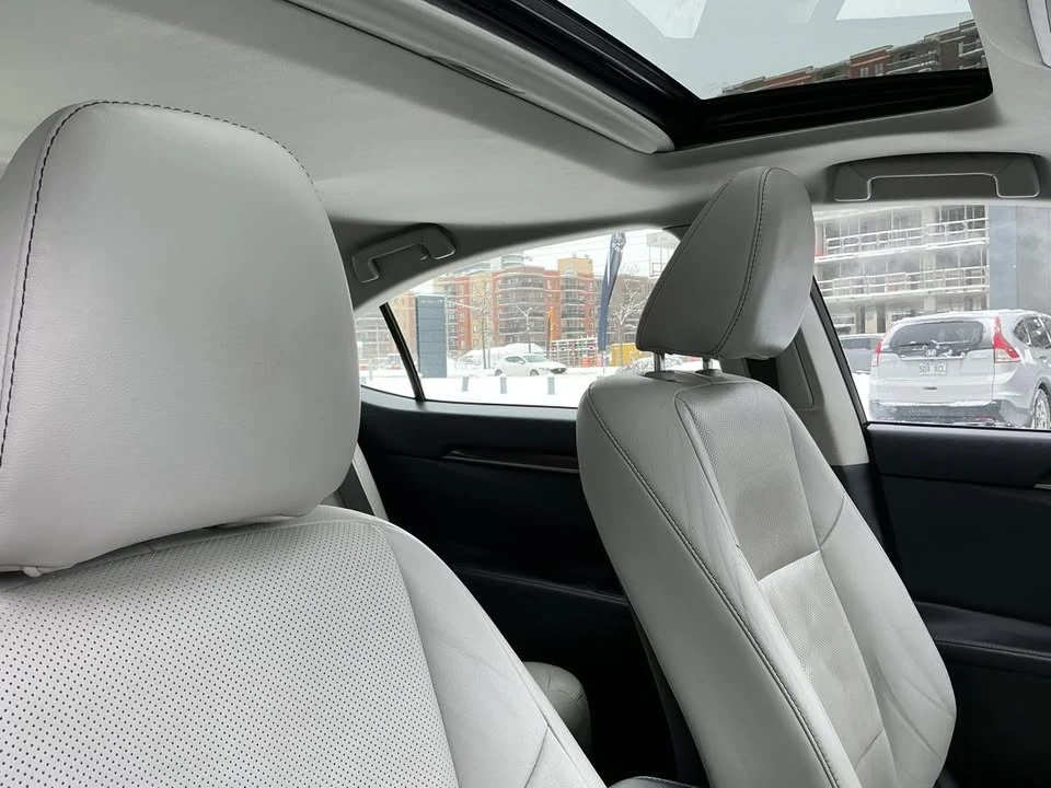2013 Lexus ES 6th Gen - Image 19 of 20