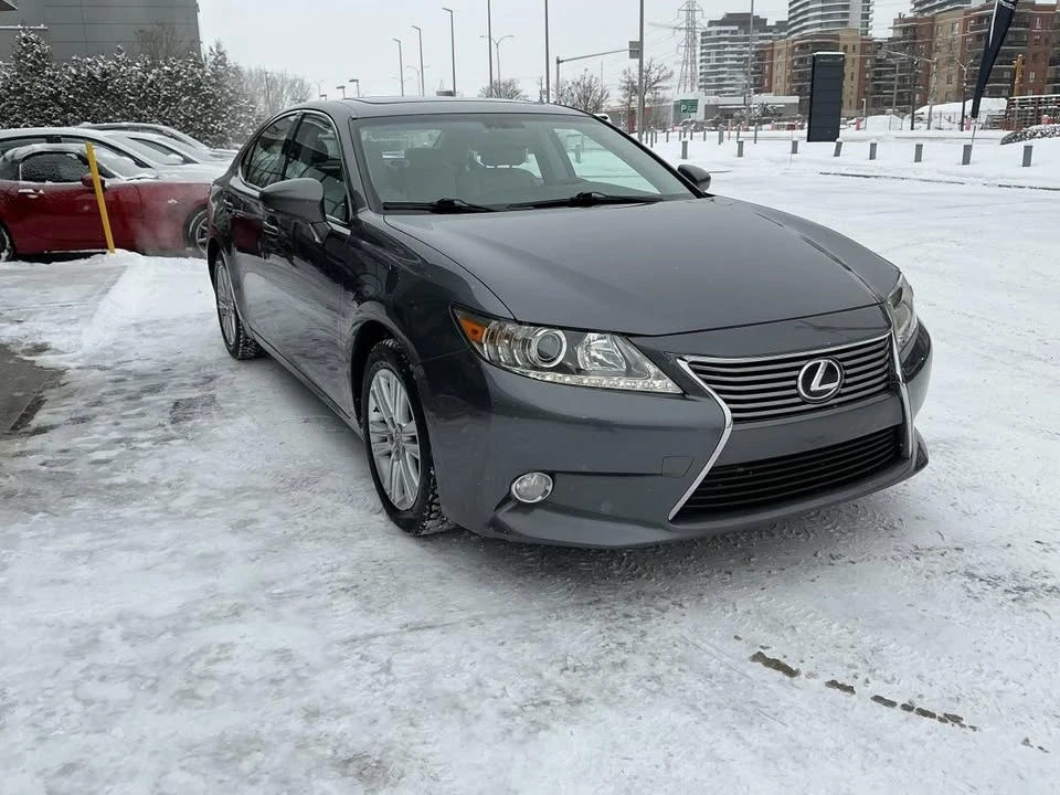 2013 Lexus ES 6th Gen - Image 5 of 20