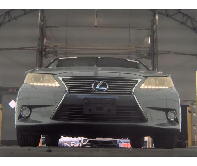 2013 Lexus ES 6th Gen - Image 3 of 16