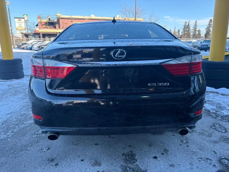 2013 Lexus ES 6th Gen - Image 6 of 15