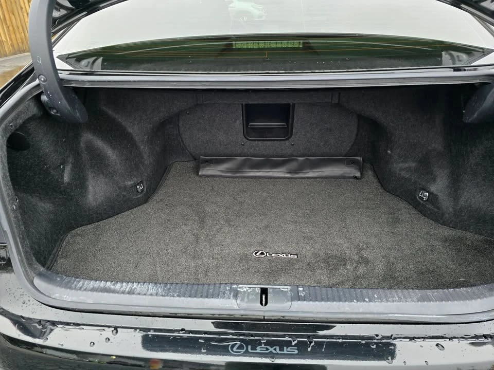 2013 Lexus ES 6th Gen - Image 9 of 20