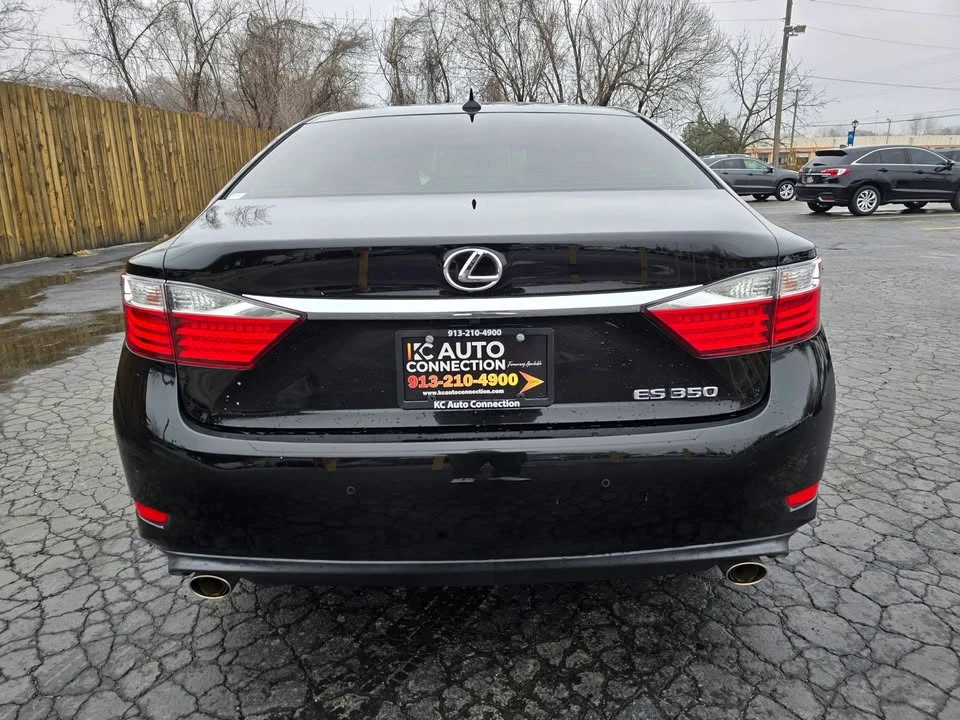 2013 Lexus ES 6th Gen - Image 7 of 20