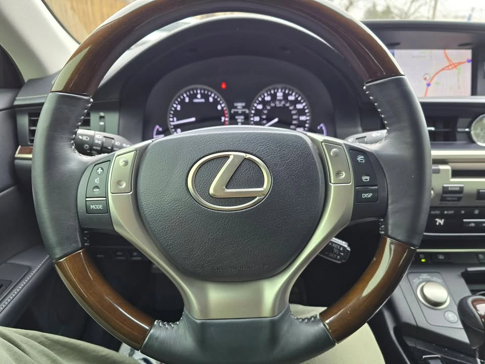 2013 Lexus ES 6th Gen - Image 13 of 20