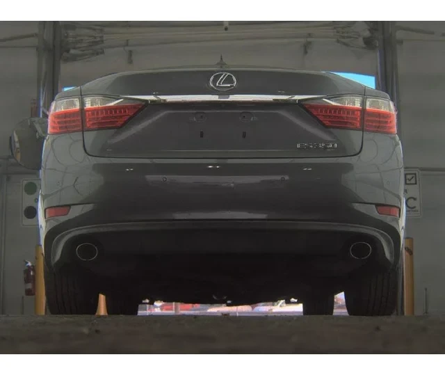 2013 Lexus ES 6th Gen - Image 6 of 16