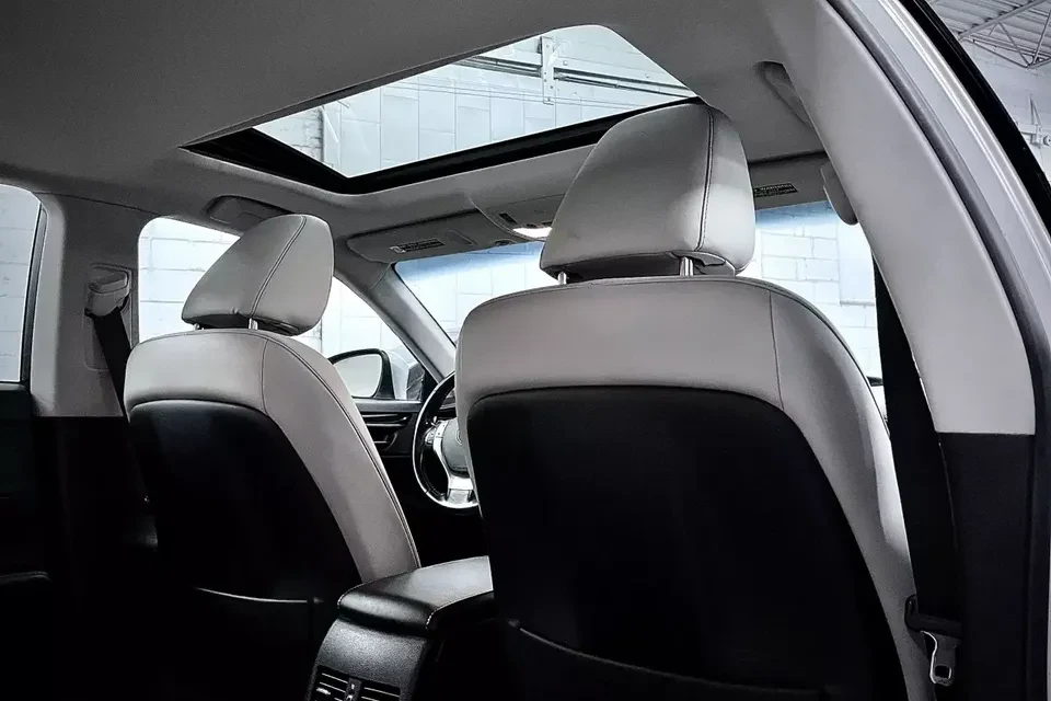 2013 Lexus ES 6th Gen - Image 13 of 18