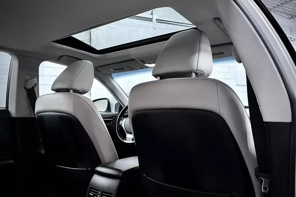 2013 Lexus ES 6th Gen - Image 15 of 20