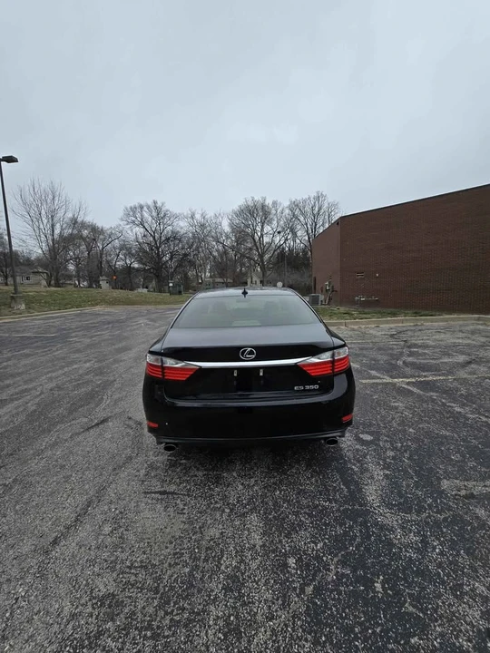 2013 Lexus ES 6th Gen - Image 6 of 15