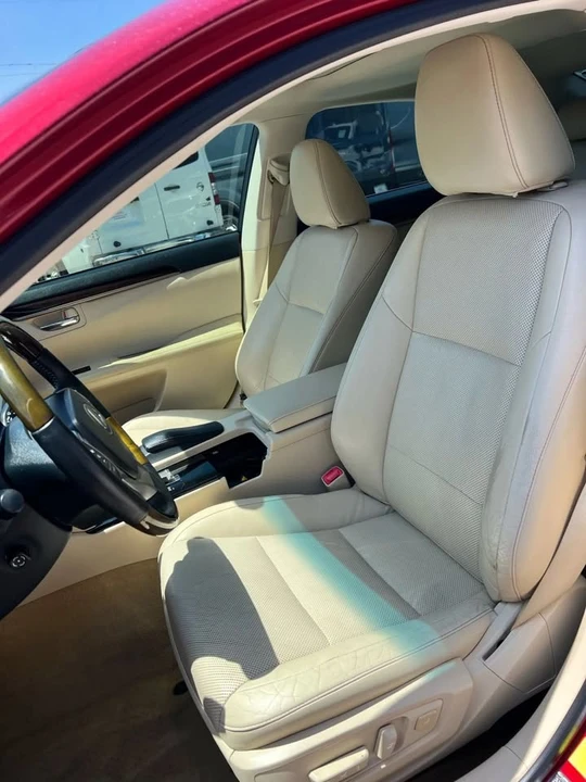 2013 Lexus ES 6th Gen - Image 16 of 20